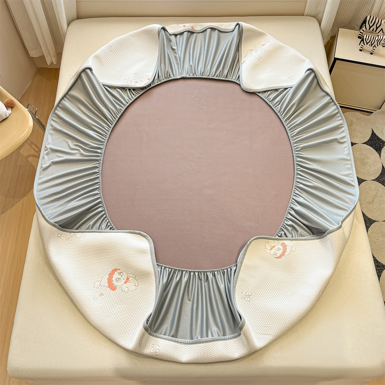 91家纺网 家纺一手货源 找家纺 天之澜家纺 2026新款PE凉豆豆凉席小红书热卖款A类冰豆豆凉席三件套可水洗豆豆凉席-床笠款 星星人