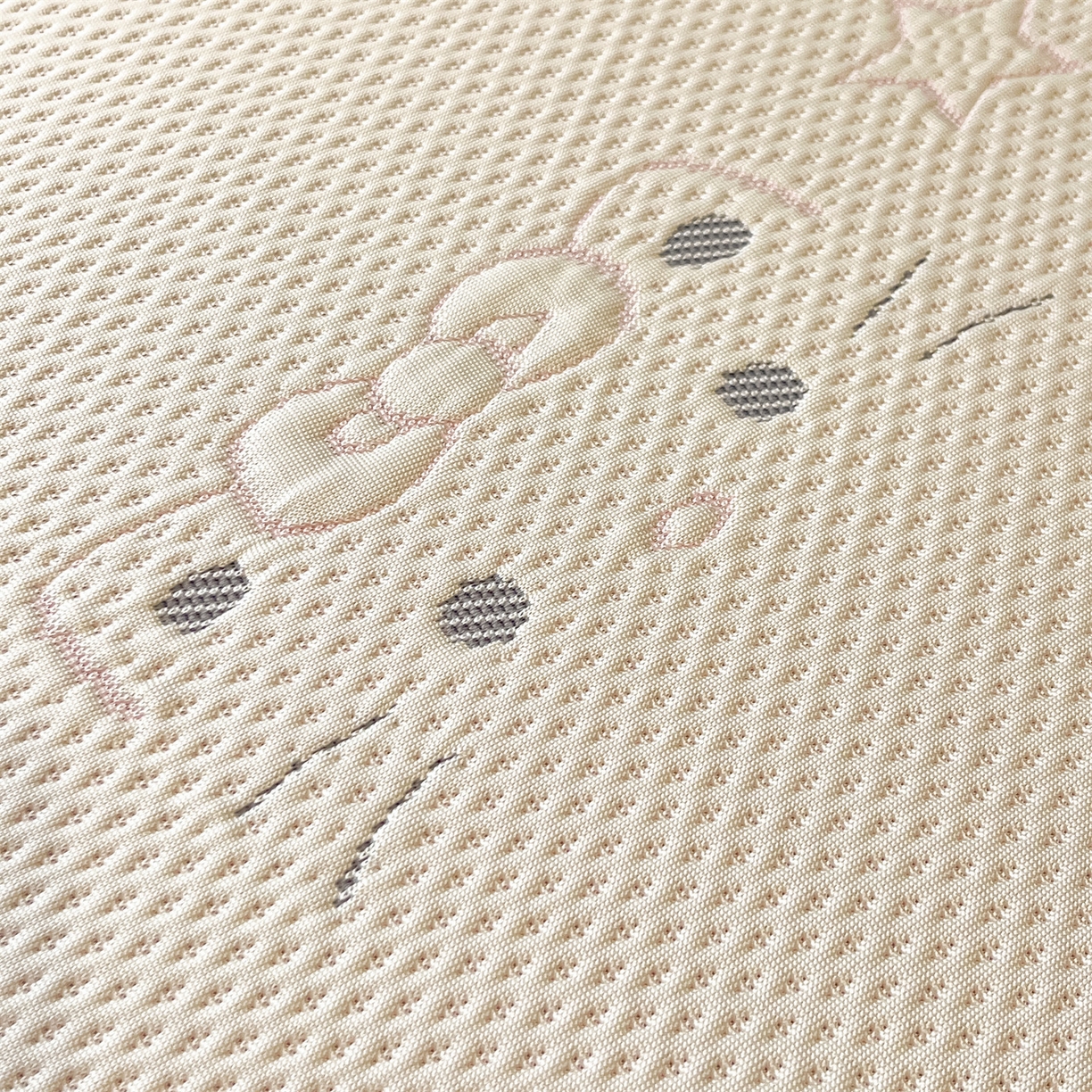 91家纺网 家纺一手货源 找家纺 天之澜家纺 2026新款PE凉豆豆凉席小红书热卖款A类冰豆豆凉席三件套可水洗豆豆凉席-床笠款 小喵喵