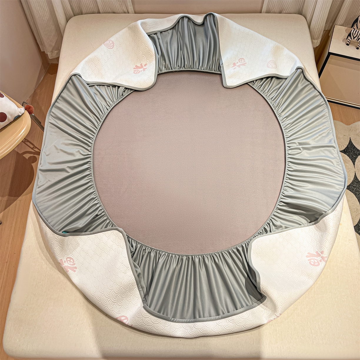 91家纺网 家纺一手货源 找家纺 天之澜家纺 2026新款PE凉豆豆凉席小红书热卖款A类冰豆豆凉席三件套可水洗豆豆凉席-床笠款 福多多