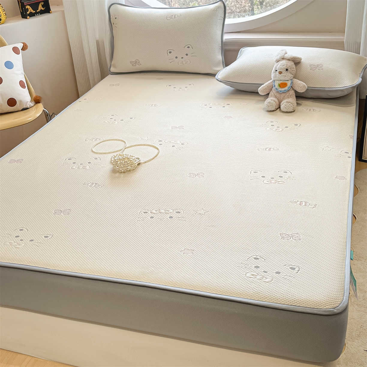 91家纺网 家纺一手货源 找家纺 天之澜家纺 2026新款PE凉豆豆凉席小红书热卖款A类冰豆豆凉席三件套可水洗豆豆凉席-床笠款 小喵喵