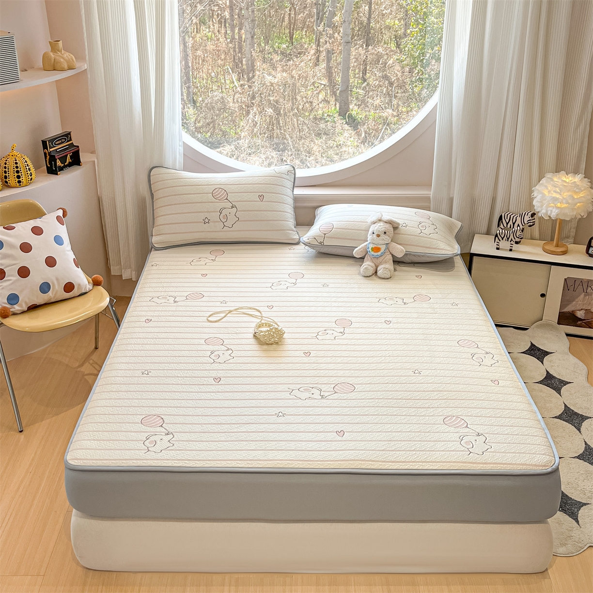 91家纺网 家纺一手货源 找家纺 天之澜家纺 2026新款PE凉豆豆凉席小红书热卖款A类冰豆豆凉席三件套可水洗豆豆凉席-床笠款 象小萌