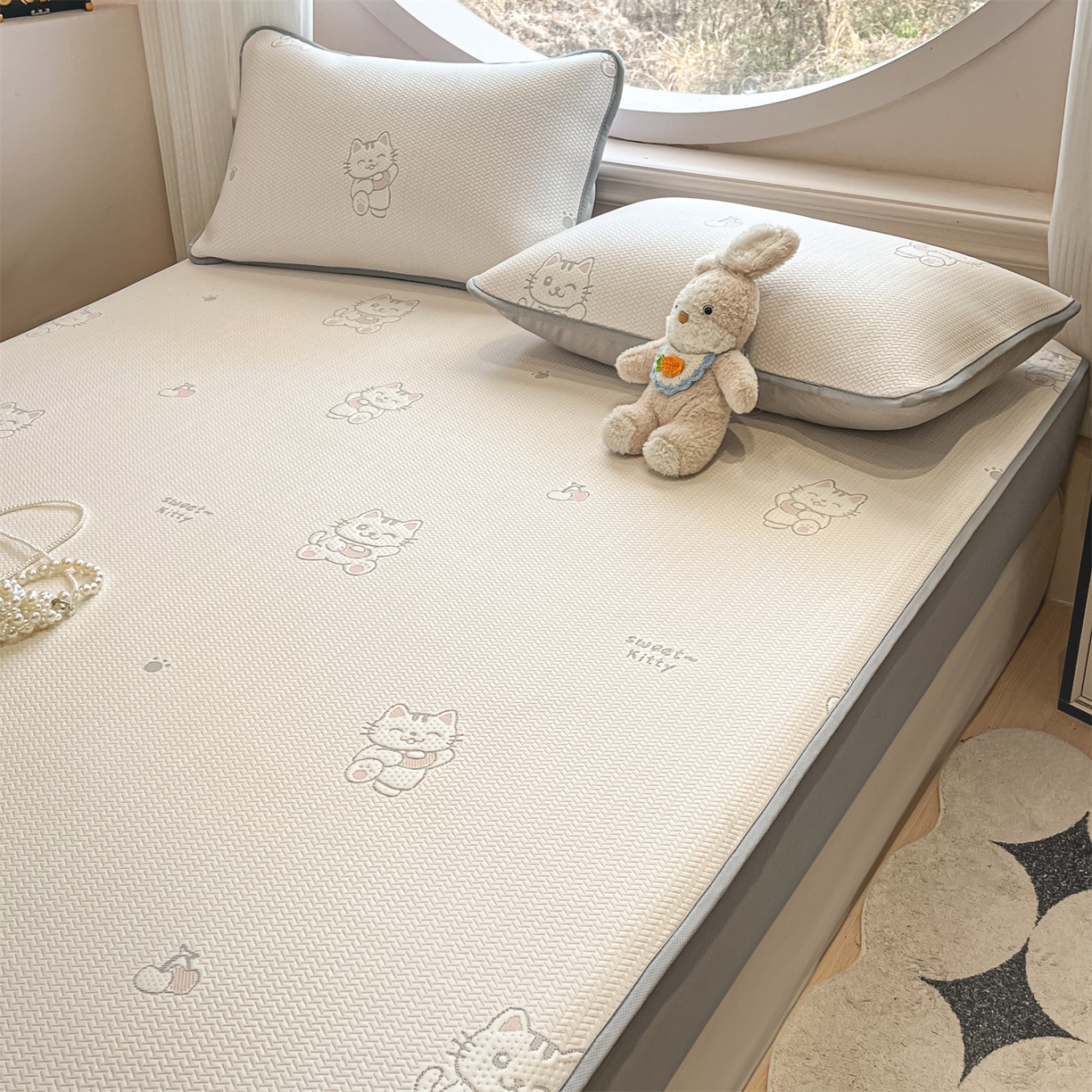 91家纺网 家纺一手货源 找家纺 天之澜家纺 2026新款PE凉豆豆凉席小红书热卖款A类冰豆豆凉席三件套可水洗豆豆凉席-床笠款 招财猫