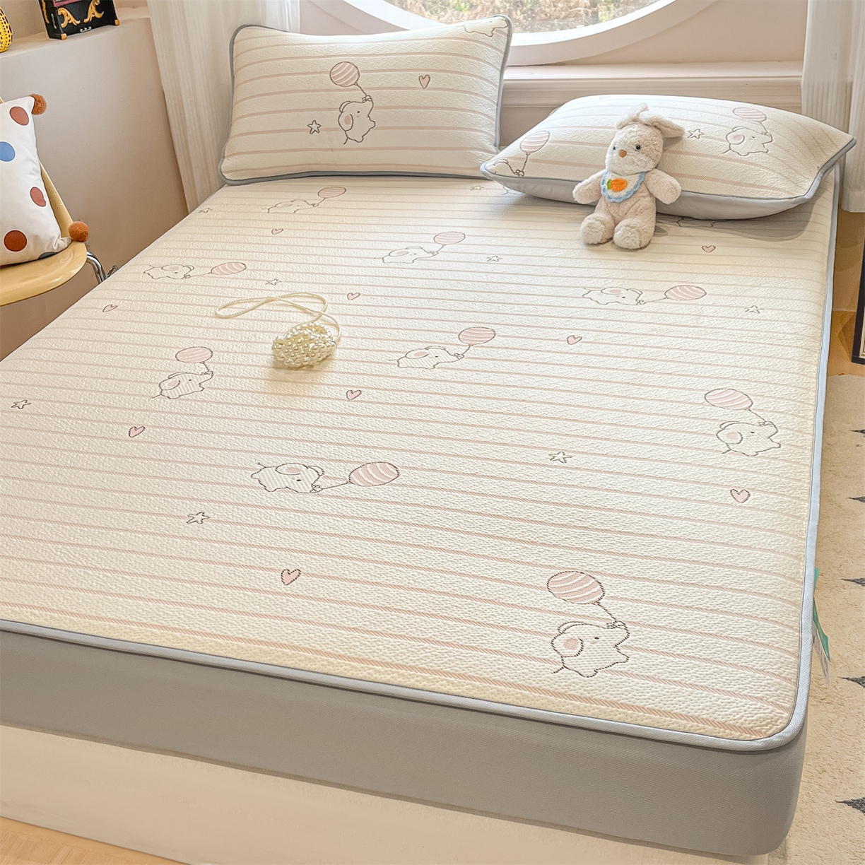 91家纺网 家纺一手货源 找家纺 天之澜家纺 2026新款PE凉豆豆凉席小红书热卖款A类冰豆豆凉席三件套可水洗豆豆凉席-床笠款 象小萌