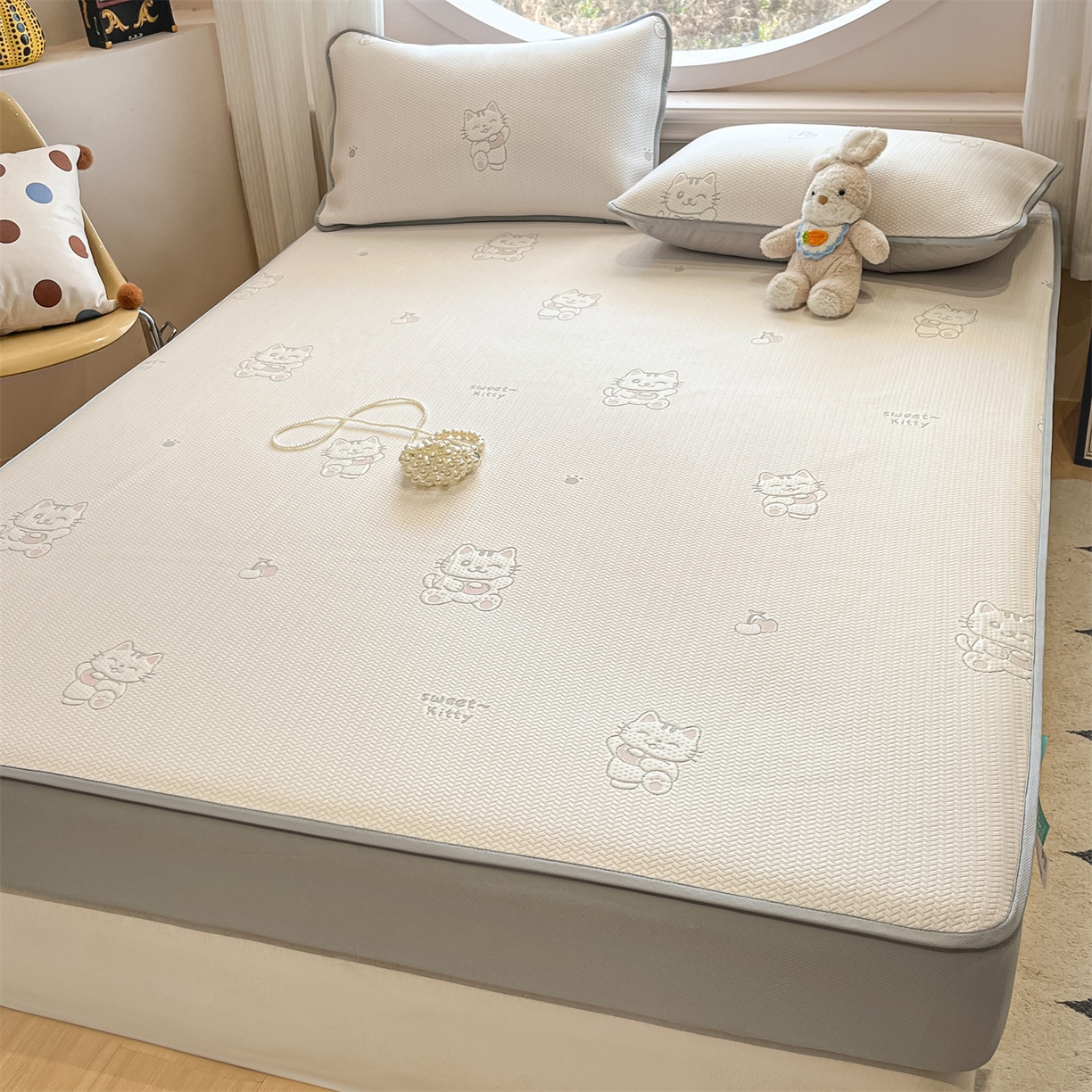 91家纺网 家纺一手货源 找家纺 天之澜家纺 2026新款PE凉豆豆凉席小红书热卖款A类冰豆豆凉席三件套可水洗豆豆凉席-床笠款 招财猫