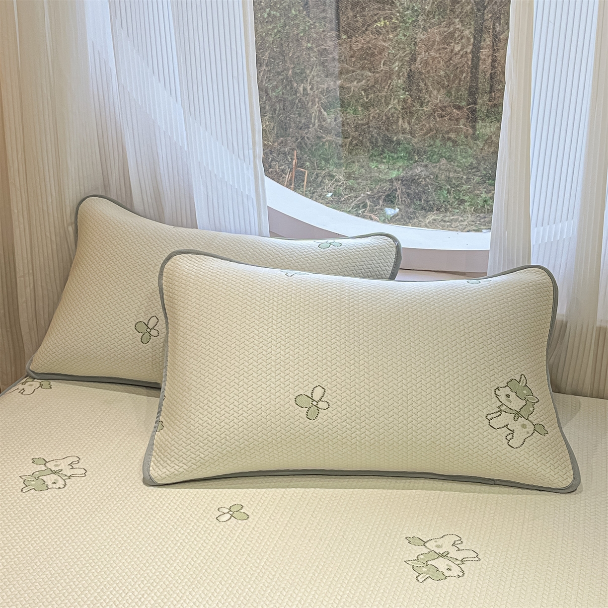 91家纺网 家纺一手货源 找家纺 天之澜家纺 2026新款PE凉豆豆凉席小红书热卖款A类冰豆豆凉席三件套可水洗豆豆凉席-床笠款 幸运小马