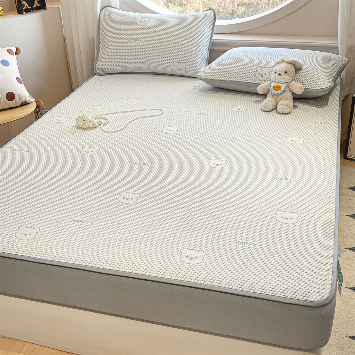 91家纺网 家纺一手货源 找家纺 天之澜家纺 2026新款PE凉豆豆凉席小红书热卖款A类冰豆豆凉席三件套可水洗豆豆凉席-床笠款 快乐小熊