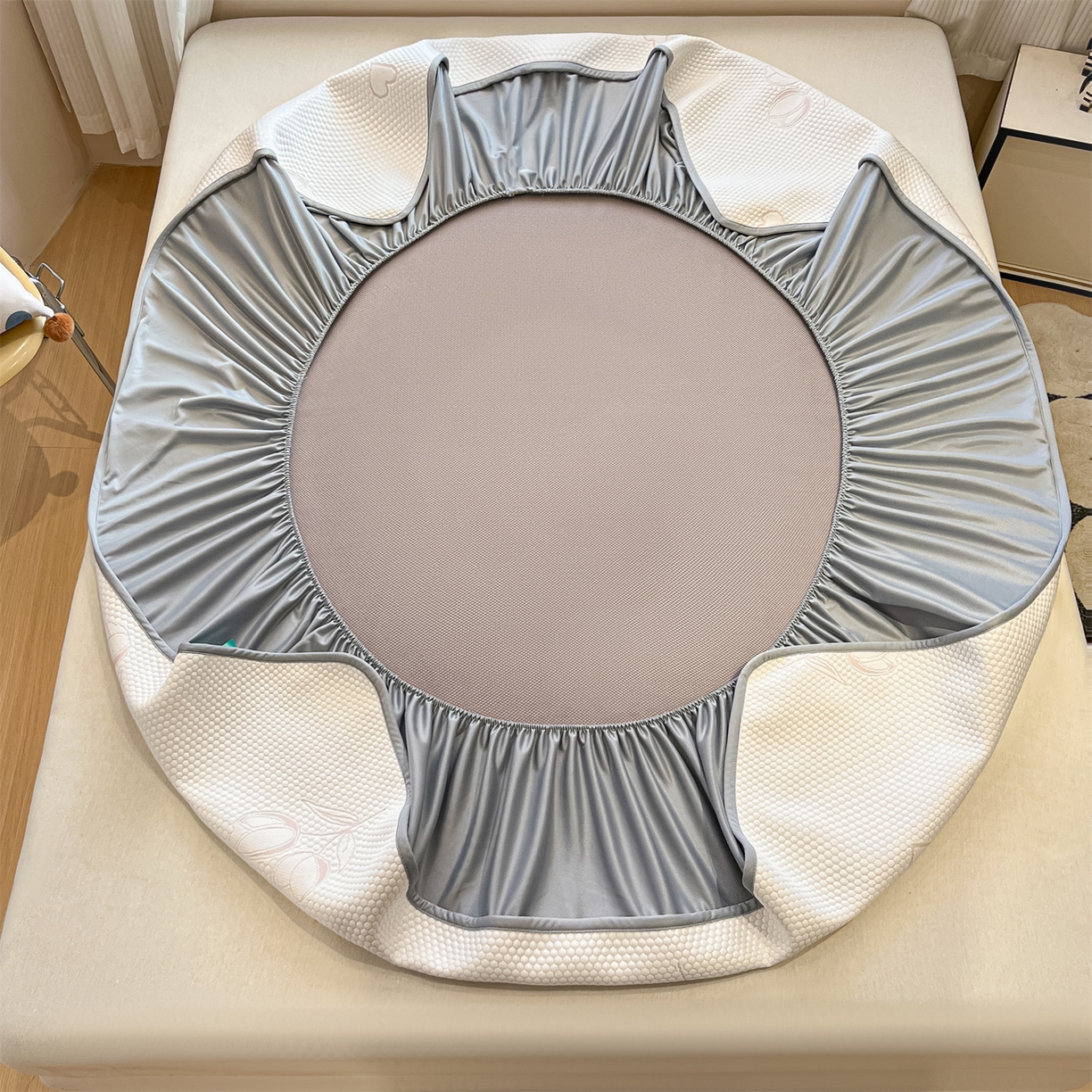 91家纺网 家纺一手货源 找家纺 天之澜家纺 2026新款PE凉豆豆凉席小红书热卖款A类冰豆豆凉席三件套可水洗豆豆凉席-床笠款 郁金香之恋