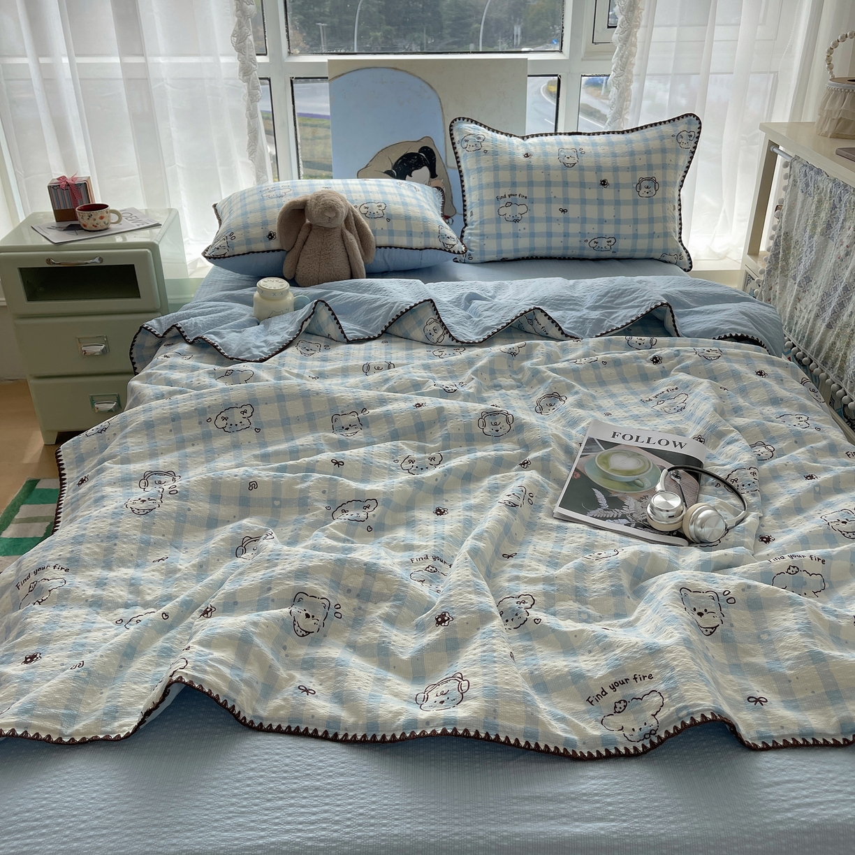 91家纺网 家纺一手货源 找家纺 贝扬思家纺 2026新款泡芙纱贝壳边夏被套件-欧包系列（今天也只做被快乐包裹的小朋友） 欧包-机智蓝狗