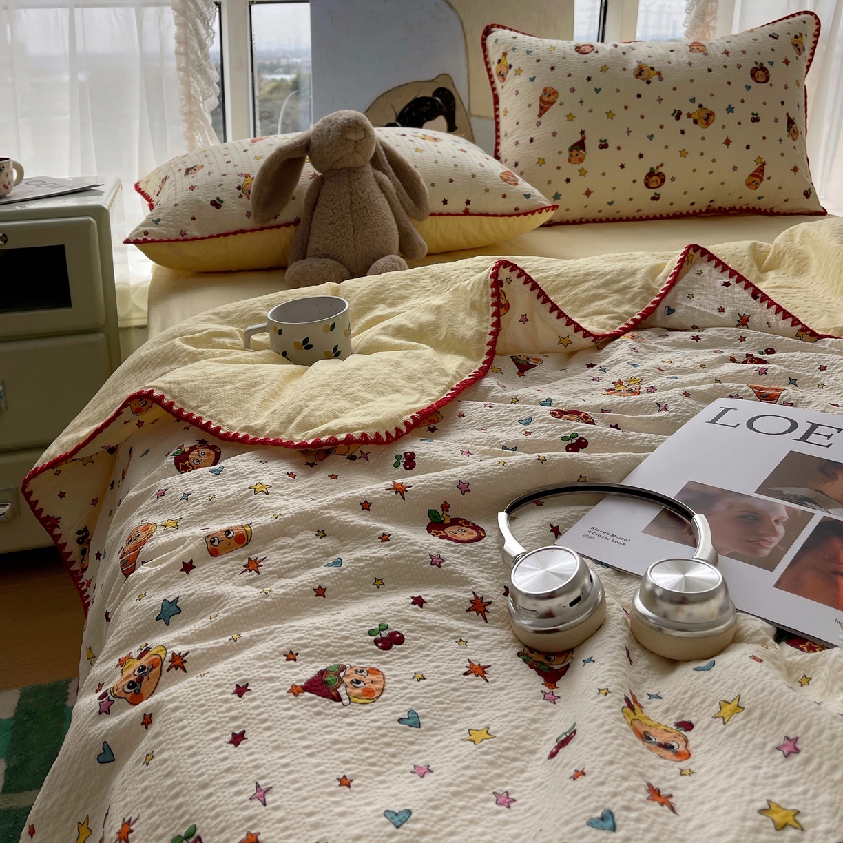 91家纺网 家纺一手货源 找家纺 贝扬思家纺 2026新款泡芙纱贝壳边夏被套件-欧包系列（今天也只做被快乐包裹的小朋友） 欧包-旧街星星