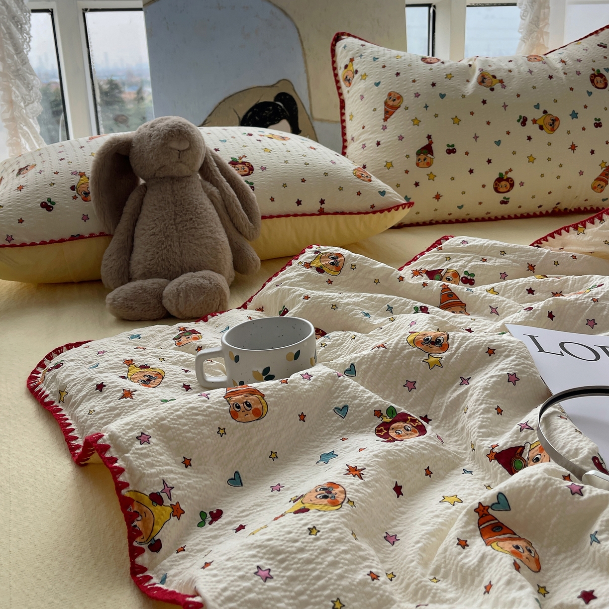 91家纺网 家纺一手货源 找家纺 贝扬思家纺 2026新款泡芙纱贝壳边夏被套件-欧包系列（今天也只做被快乐包裹的小朋友） 欧包-旧街星星