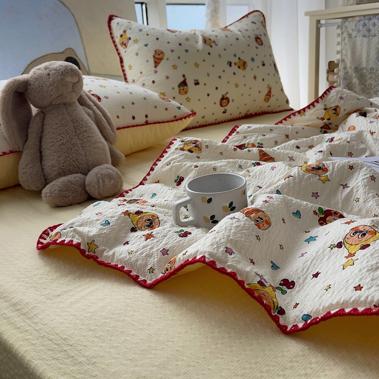 91家纺网 家纺一手货源 找家纺 贝扬思家纺 2026新款泡芙纱贝壳边夏被套件-欧包系列（今天也只做被快乐包裹的小朋友） 欧包-旧街星星