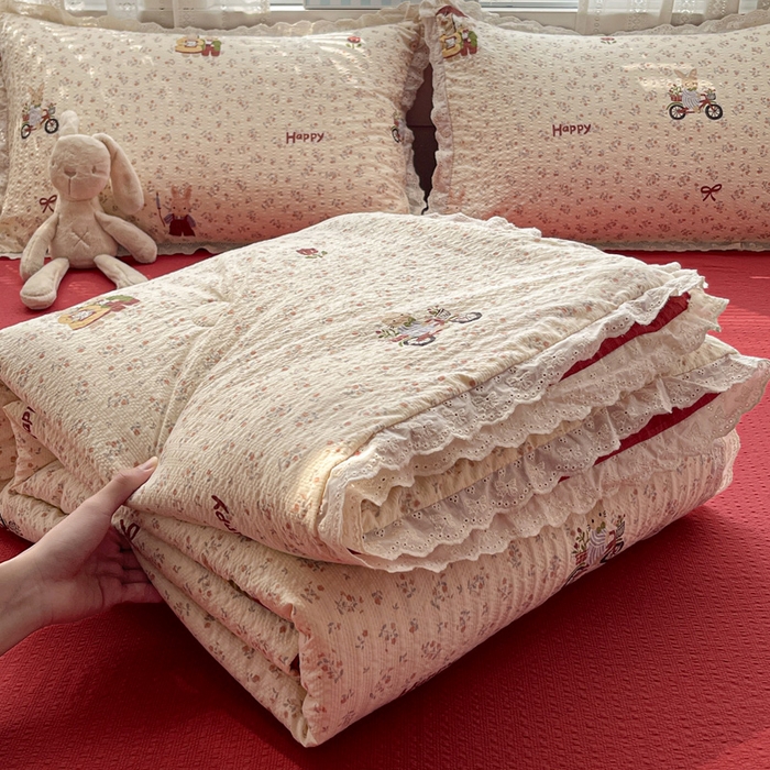 91家纺网 家纺一手货源 找家纺 （总）优承佳生活馆 2026新款超柔高克重泡芙纱蝴蝶结全棉花边夏被套件单夏被
