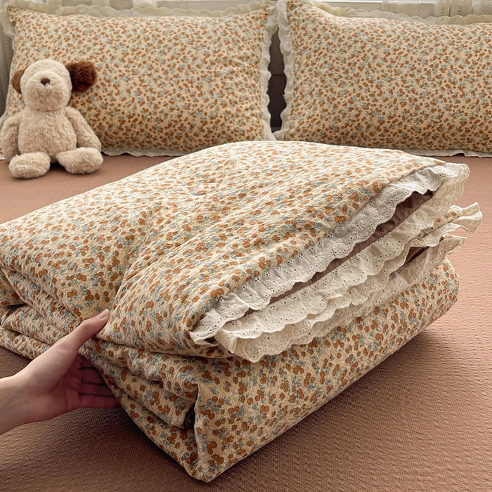 91家纺网 家纺一手货源 找家纺 （总）优承佳生活馆 2026新款超柔高克重泡芙纱蝴蝶结全棉花边夏被套件单夏被