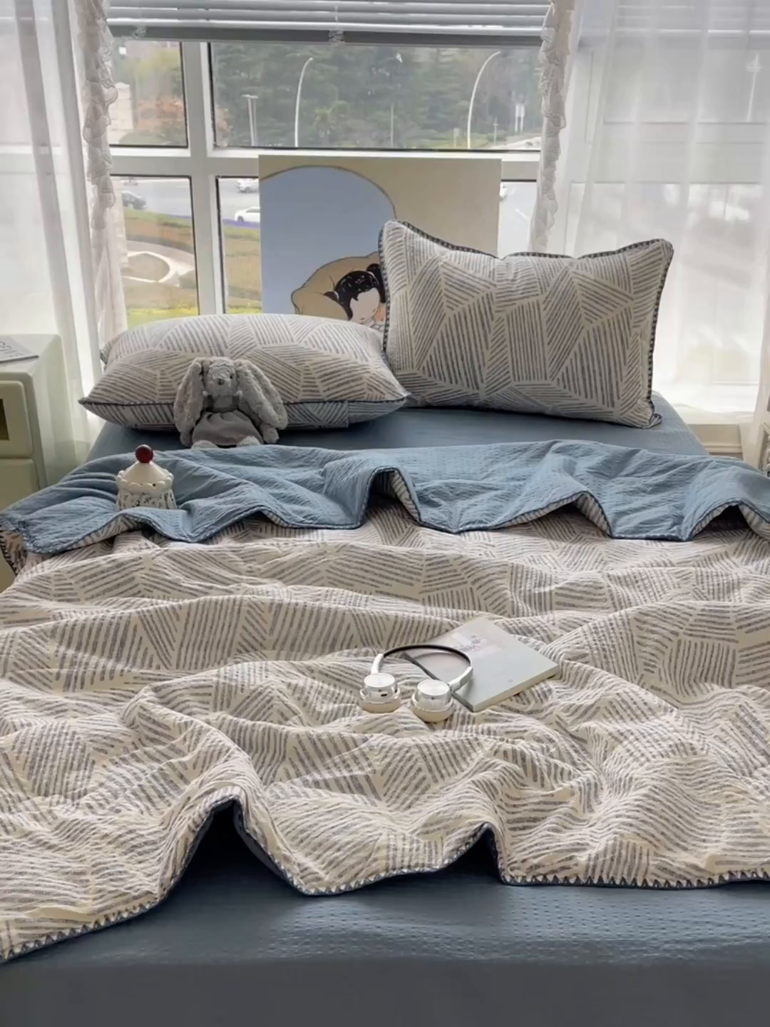 91家纺网 家纺一手货源 找家纺 贝扬思家纺 2026新款泡芙纱贝壳边夏被套件-欧包系列（今天也只做被快乐包裹的小朋友） 欧包-浅川纹