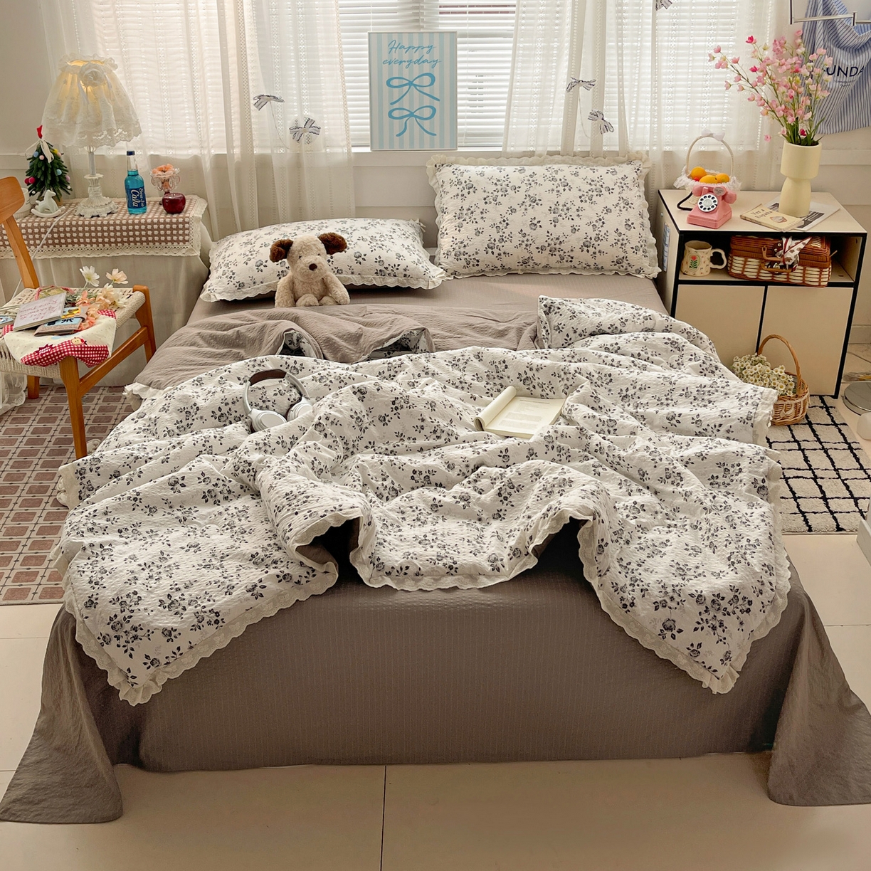 91家纺网 家纺一手货源 找家纺 优承佳生活馆 2026新款超柔高克重泡芙纱蝴蝶结全棉花边夏被套件单夏被 暗香疏影