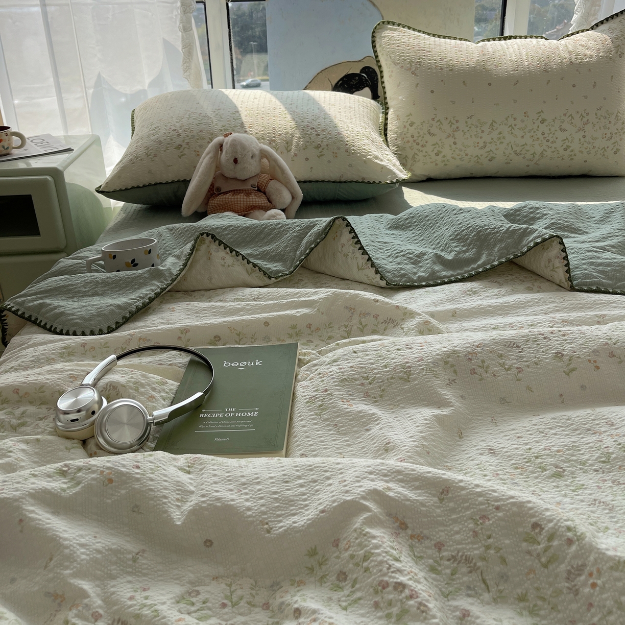 91家纺网 家纺一手货源 找家纺 贝扬思家纺 2026新款泡芙纱贝壳边夏被套件-欧包系列（今天也只做被快乐包裹的小朋友） 欧包-浅夏花信