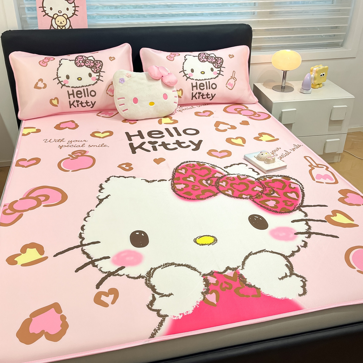 91家纺网 家纺一手货源 找家纺 暮思家居 2026新款正版授权A类大版数码印花三丽鸥1200D冰丝凉席可组合仿锦氨夏被 床笠款-豹纹KT猫