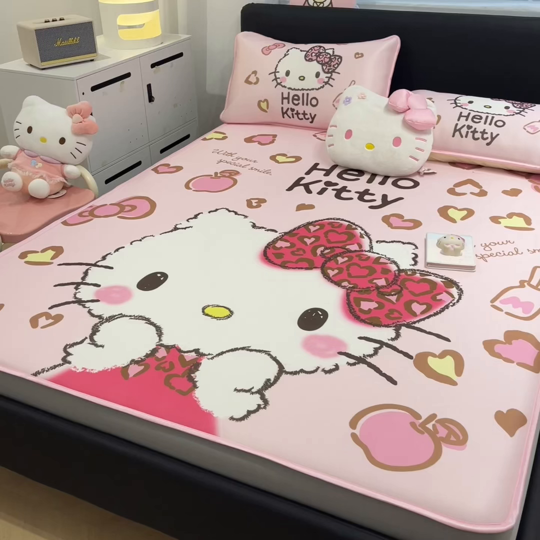 91家纺网 家纺一手货源 找家纺 暮思家居 2026新款正版授权A类大版数码印花三丽鸥1200D冰丝凉席可组合仿锦氨夏被 床笠款-豹纹KT猫