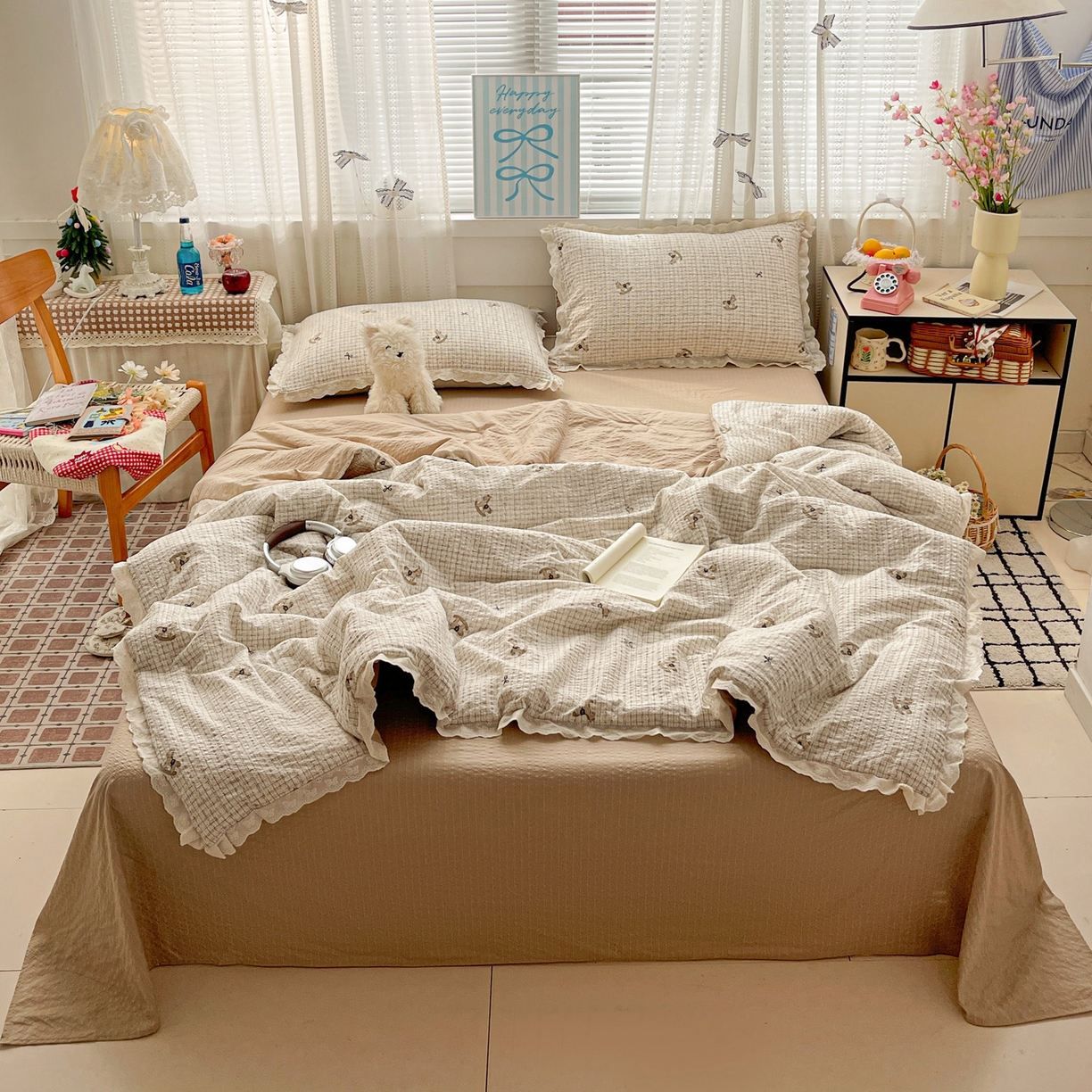 91家纺网 家纺一手货源 找家纺 优承佳生活馆 2026新款超柔高克重泡芙纱蝴蝶结全棉花边夏被套件单夏被 格子蝴蝶结