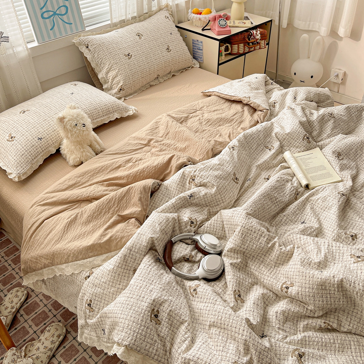 91家纺网 家纺一手货源 找家纺 优承佳生活馆 2026新款超柔高克重泡芙纱蝴蝶结全棉花边夏被套件单夏被 格子蝴蝶结