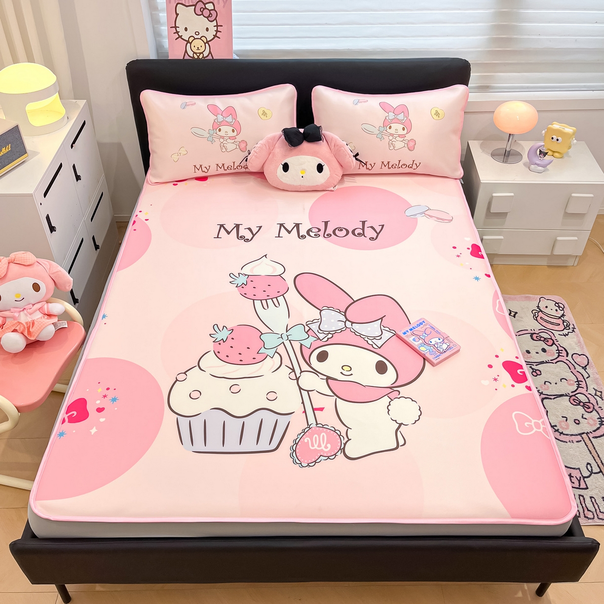 91家纺网 家纺一手货源 找家纺 暮思家居 2026新款正版授权A类大版数码印花三丽鸥1200D冰丝凉席可组合仿锦氨夏被 床笠款-蛋糕美乐蒂