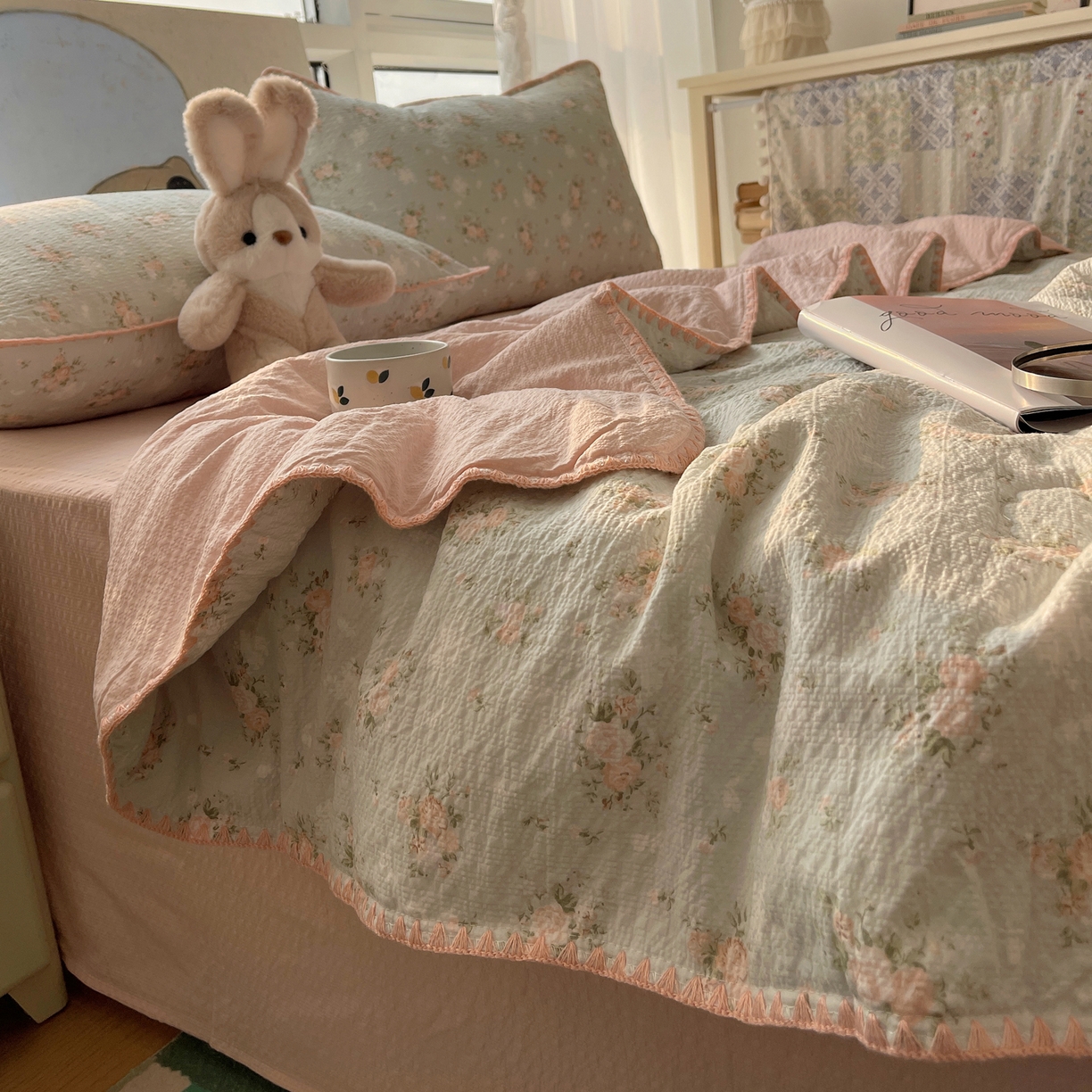 91家纺网 家纺一手货源 找家纺 贝扬思家纺 2026新款泡芙纱贝壳边夏被套件-欧包系列（今天也只做被快乐包裹的小朋友） 欧包-柔诗意