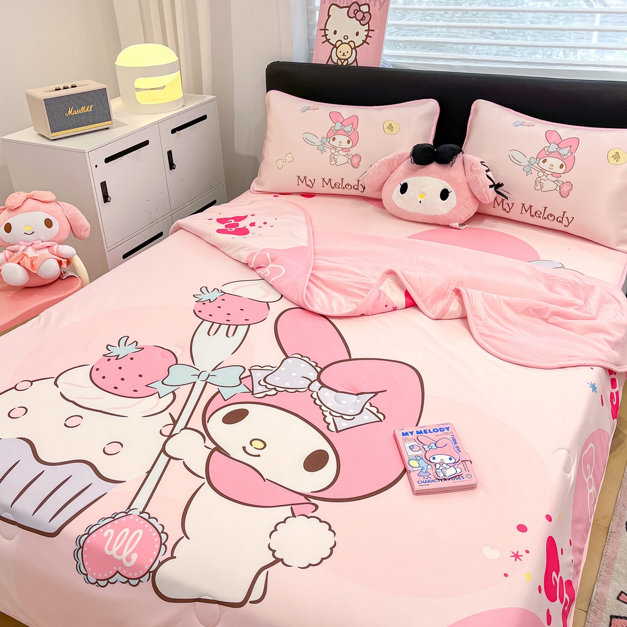 91家纺网 家纺一手货源 找家纺 暮思家居 2026新款正版授权A类大版数码印花三丽鸥1200D冰丝凉席可组合仿锦氨夏被 床笠款-蛋糕美乐蒂