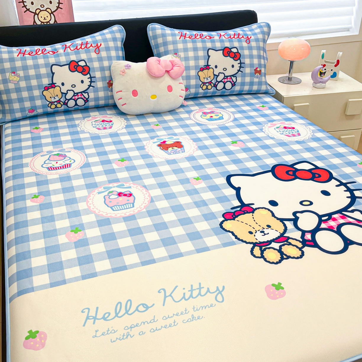 91家纺网 家纺一手货源 找家纺 暮思家居 2026新款正版授权A类大版数码印花三丽鸥1200D冰丝凉席可组合仿锦氨夏被 床笠款-格子KT