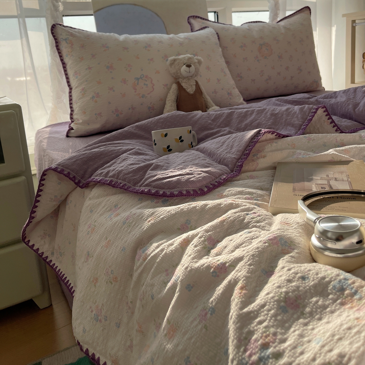 91家纺网 家纺一手货源 找家纺 贝扬思家纺 2026新款泡芙纱贝壳边夏被套件-欧包系列（今天也只做被快乐包裹的小朋友） 欧包-碎花藏甜