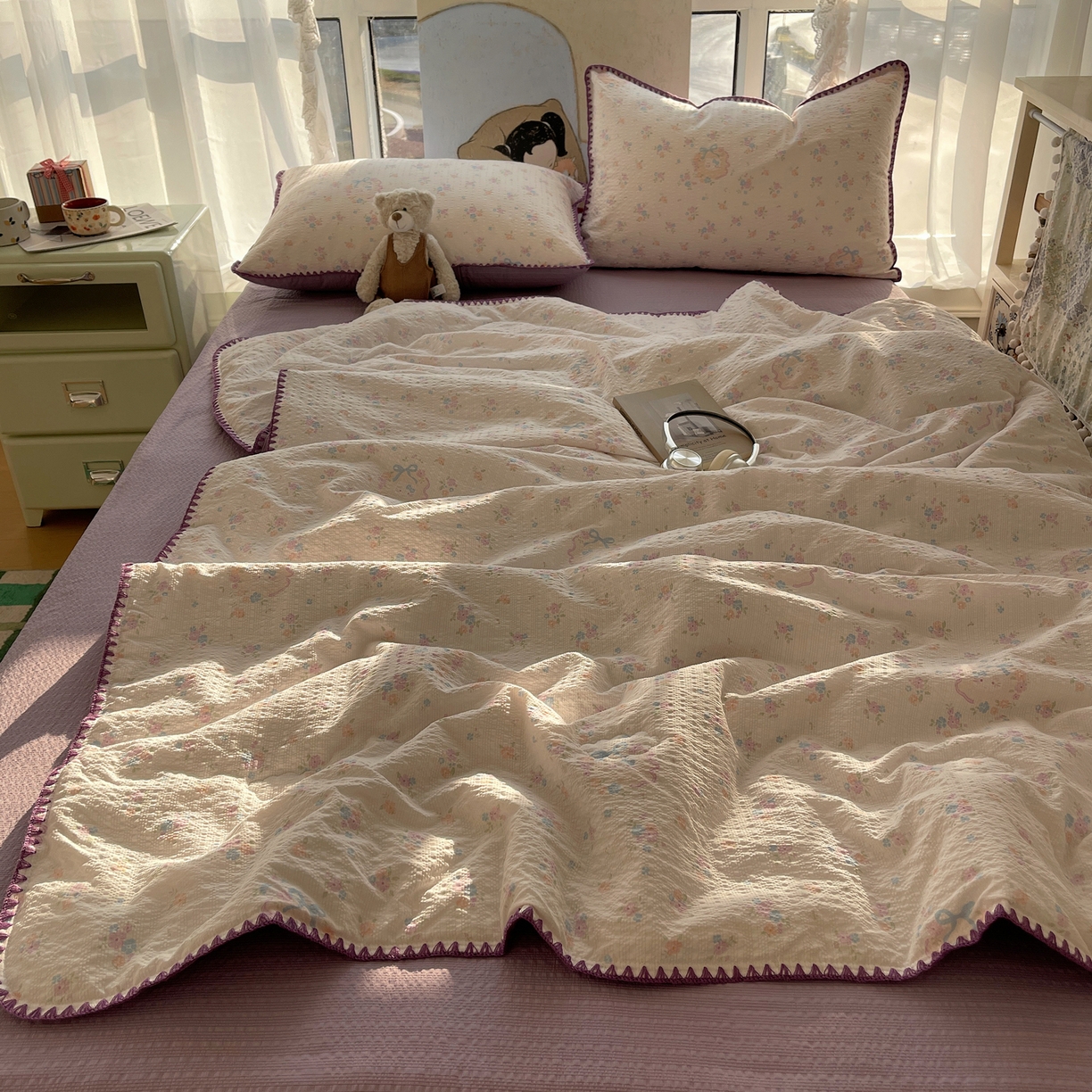 91家纺网 家纺一手货源 找家纺 贝扬思家纺 2026新款泡芙纱贝壳边夏被套件-欧包系列（今天也只做被快乐包裹的小朋友） 欧包-碎花藏甜