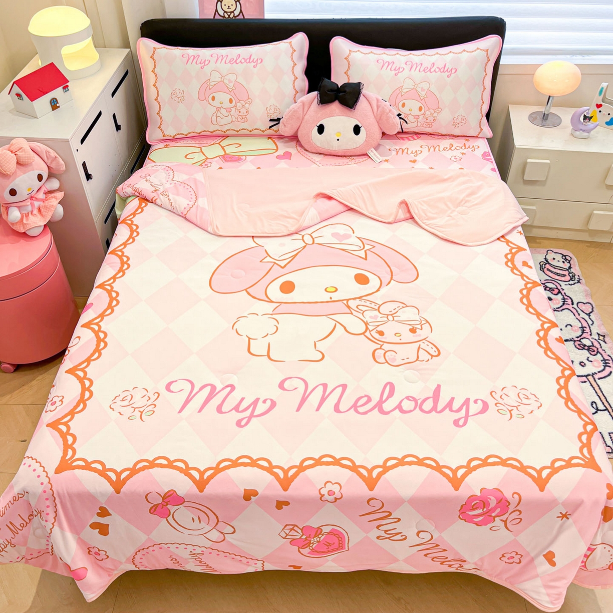 91家纺网 家纺一手货源 找家纺 暮思家居 2026新款正版授权A类大版数码印花三丽鸥1200D冰丝凉席可组合仿锦氨夏被 床笠款-公主美乐蒂