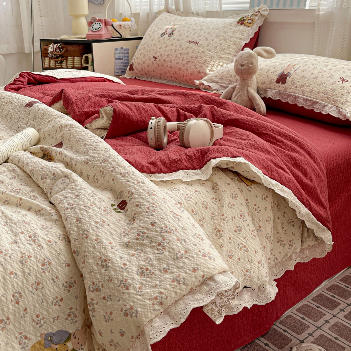 91家纺网 家纺一手货源 找家纺 优承佳生活馆 2026新款超柔高克重泡芙纱蝴蝶结全棉花边夏被套件单夏被 花屿兔