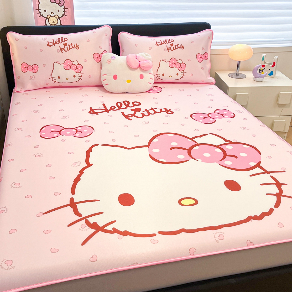 91家纺网 家纺一手货源 找家纺 暮思家居 2026新款正版授权A类大版数码印花三丽鸥1200D冰丝凉席可组合仿锦氨夏被 床笠款-蝴蝶结KT