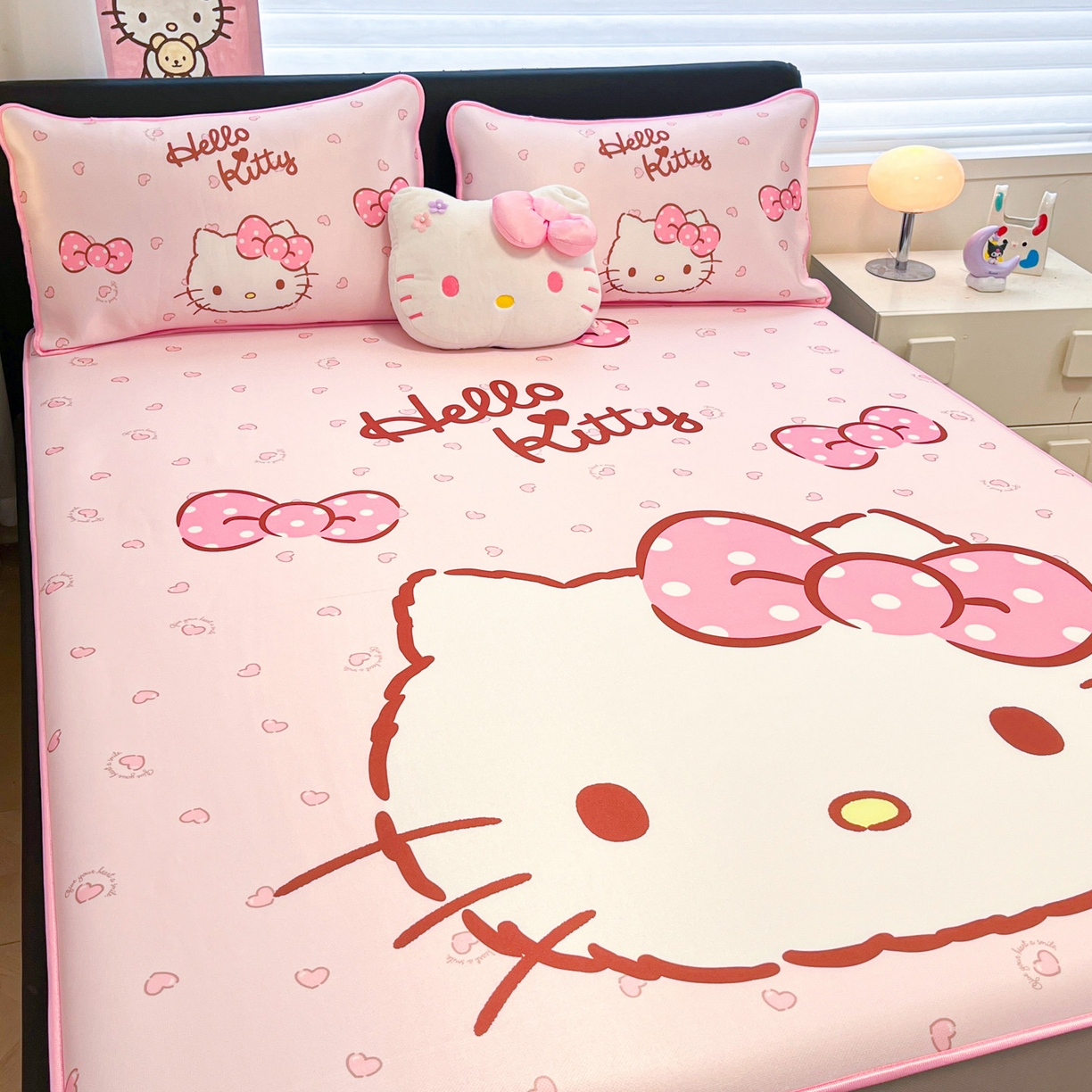 91家纺网 家纺一手货源 找家纺 暮思家居 2026新款正版授权A类大版数码印花三丽鸥1200D冰丝凉席可组合仿锦氨夏被 床笠款-蝴蝶结KT