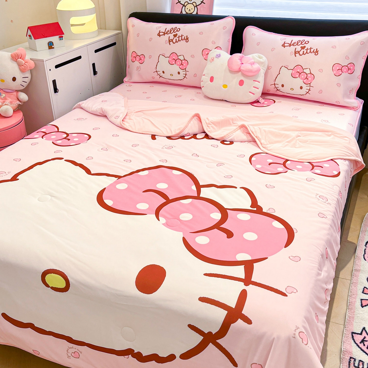 91家纺网 家纺一手货源 找家纺 暮思家居 2026新款正版授权A类大版数码印花三丽鸥1200D冰丝凉席可组合仿锦氨夏被 床笠款-蝴蝶结KT