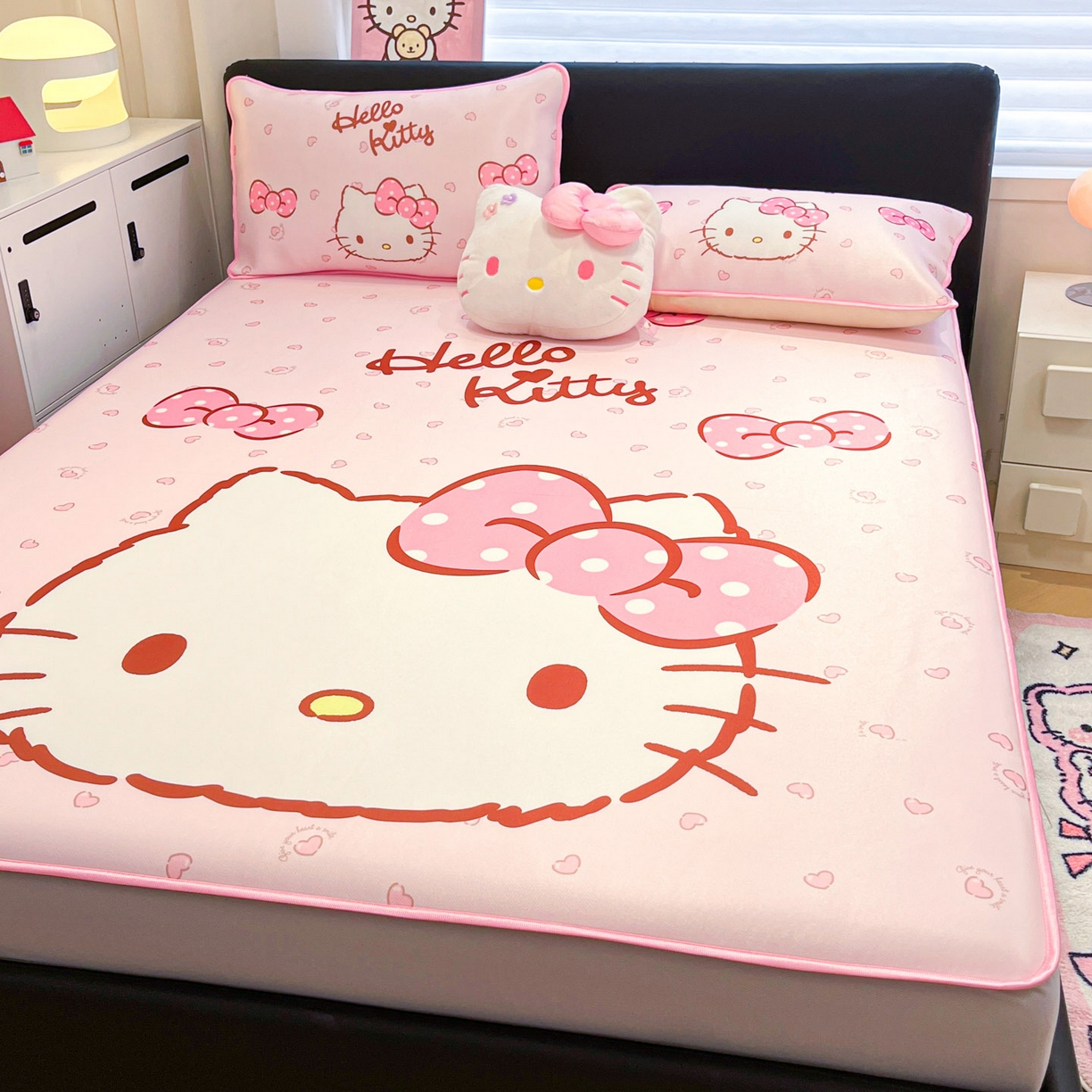 91家纺网 家纺一手货源 找家纺 暮思家居 2026新款正版授权A类大版数码印花三丽鸥1200D冰丝凉席可组合仿锦氨夏被 床笠款-蝴蝶结KT