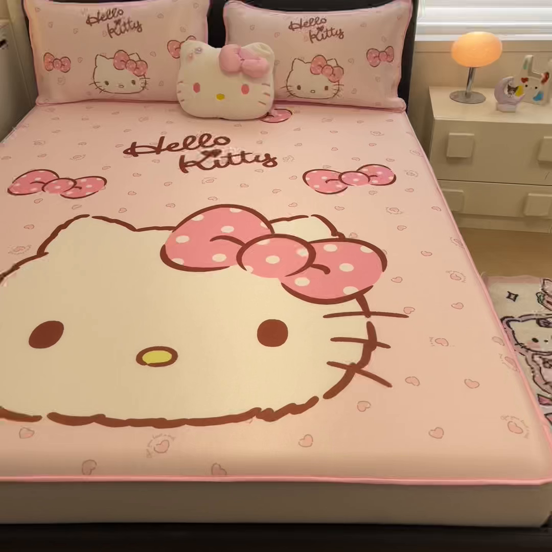 91家纺网 家纺一手货源 找家纺 暮思家居 2026新款正版授权A类大版数码印花三丽鸥1200D冰丝凉席可组合仿锦氨夏被 床笠款-蝴蝶结KT