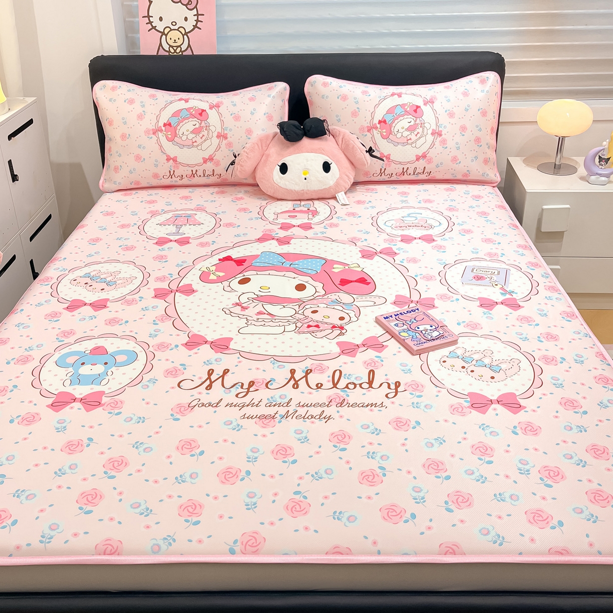 91家纺网 家纺一手货源 找家纺 暮思家居 2026新款正版授权A类大版数码印花三丽鸥1200D冰丝凉席可组合仿锦氨夏被 床笠款-花园美乐蒂