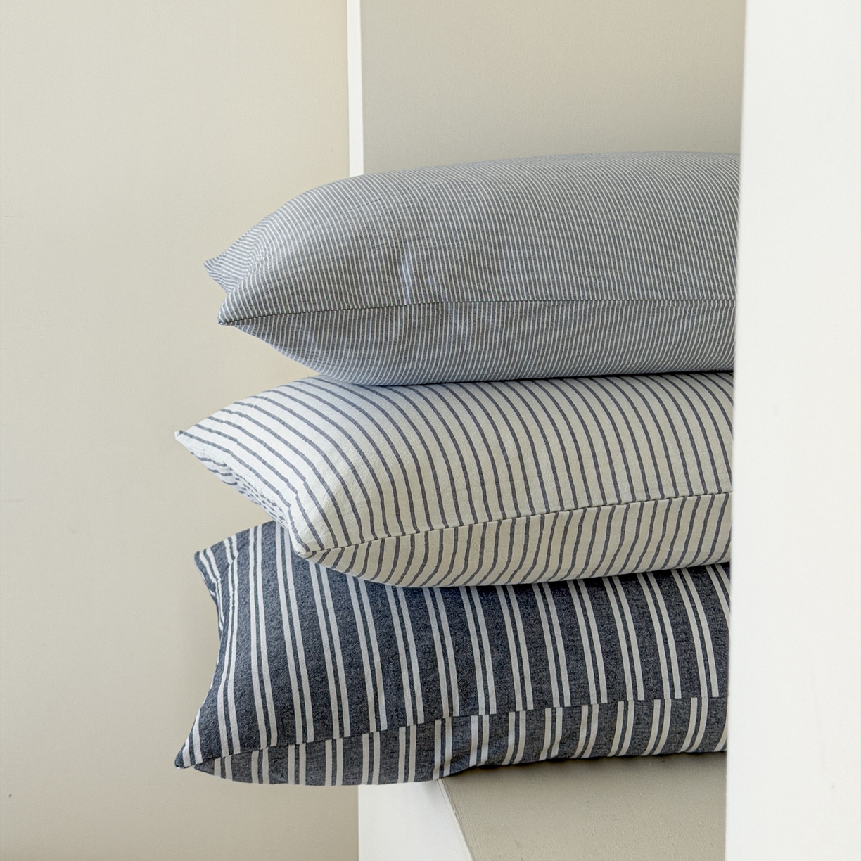 91家纺网 家纺一手货源 找家纺 玖弘家居 2026新款亲肤水洗棉四件套-糖果条(枕套默认混搭) 兰密条混搭