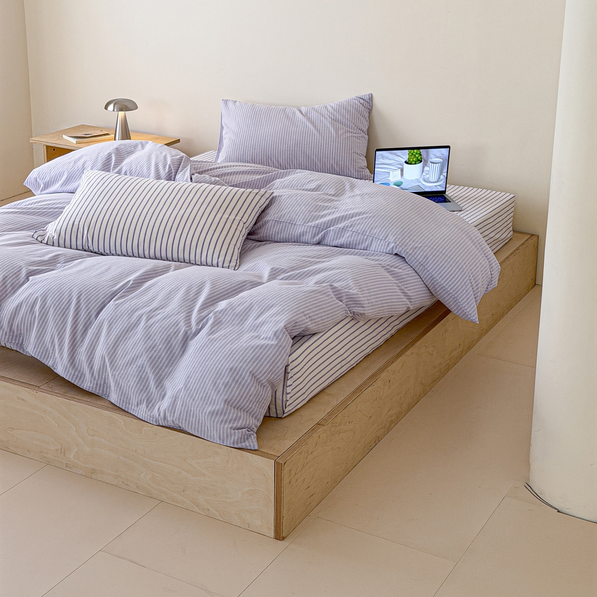 91家纺网 家纺一手货源 找家纺 玖弘家居 2026新款亲肤水洗棉四件套-糖果条(枕套默认混搭) 柔光紫条混搭