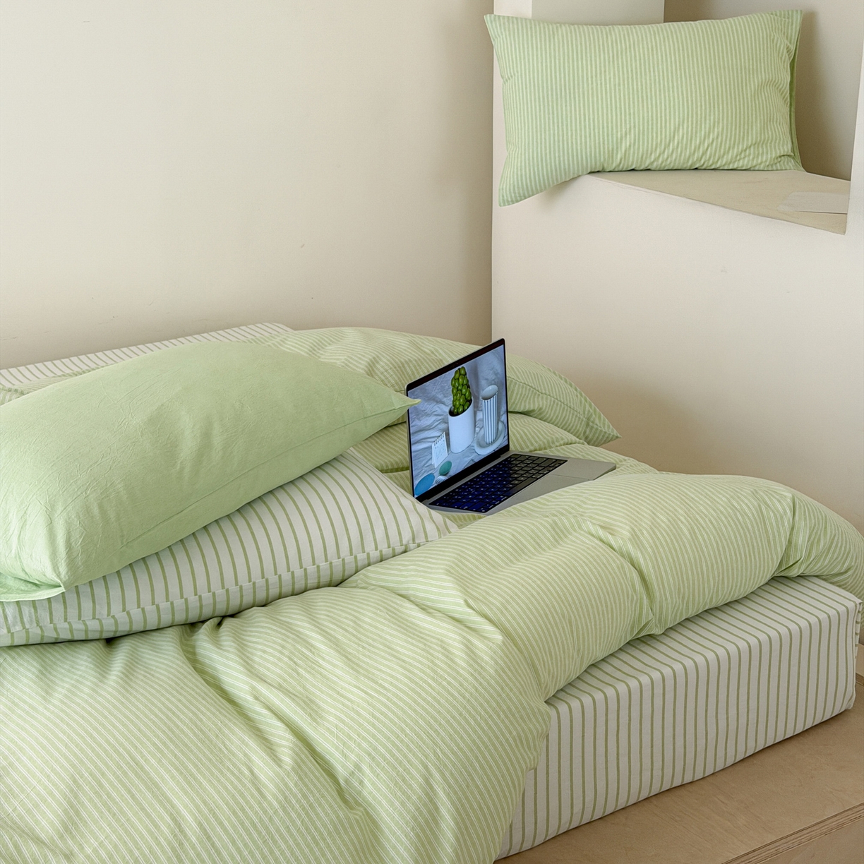 91家纺网 家纺一手货源 找家纺 玖弘家居 2026新款亲肤水洗棉四件套-糖果条(枕套默认混搭) 苹果绿条混搭