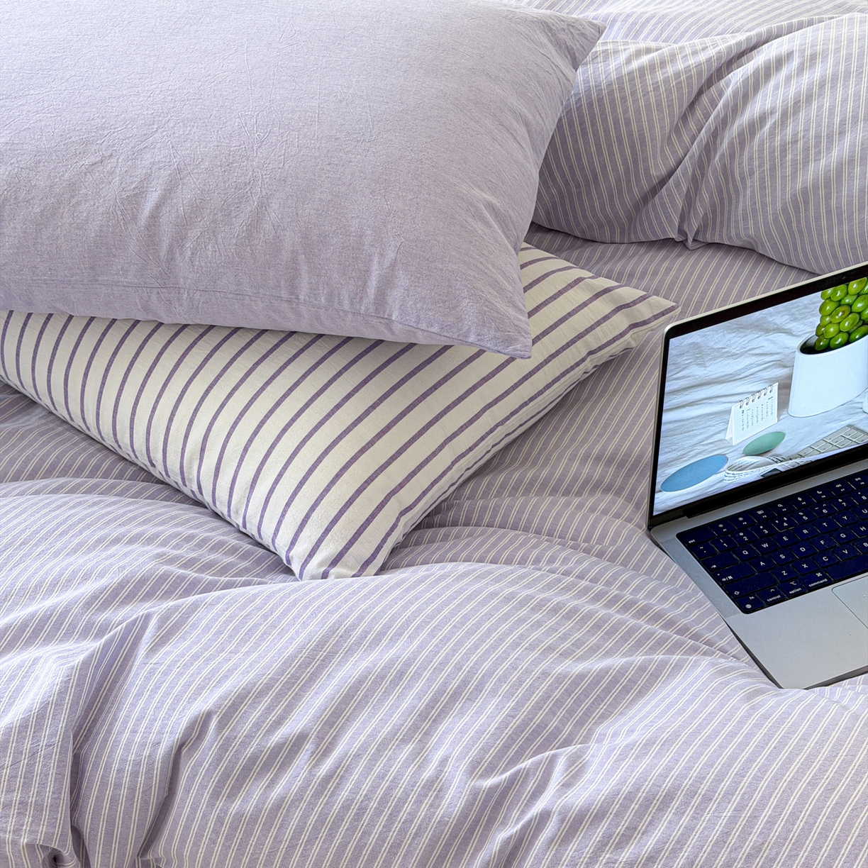 91家纺网 家纺一手货源 找家纺 玖弘家居 2026新款亲肤水洗棉四件套-糖果条(枕套默认混搭) 柔光紫条混搭