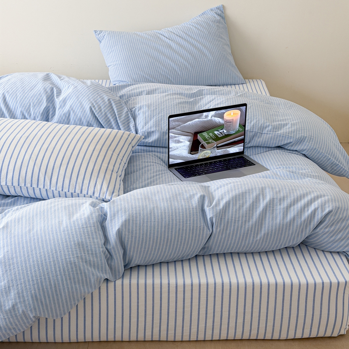 91家纺网 家纺一手货源 找家纺 玖弘家居 2026新款亲肤水洗棉四件套-糖果条(枕套默认混搭) 清新蓝条混搭