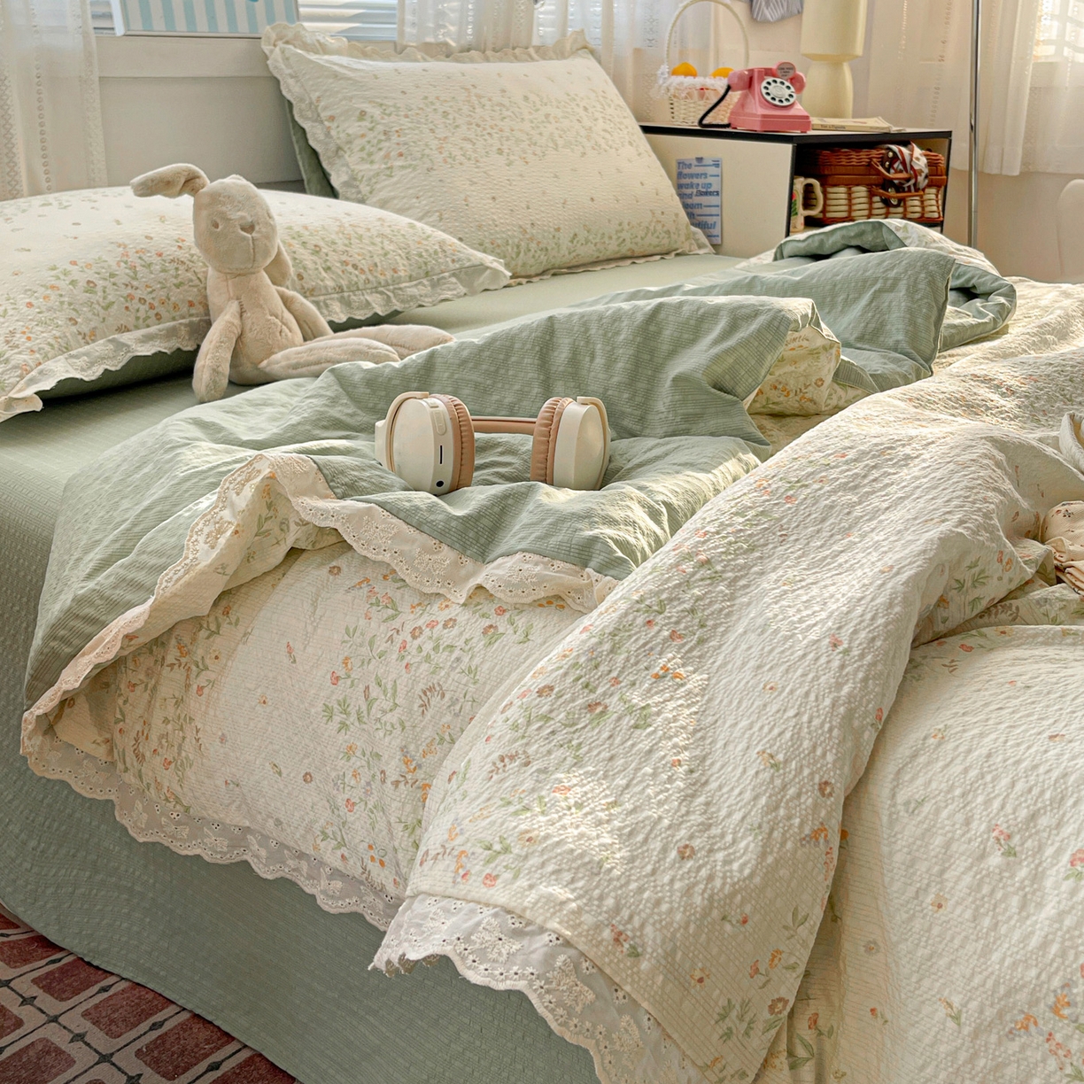 91家纺网 家纺一手货源 找家纺 优承佳生活馆 2026新款超柔高克重泡芙纱蝴蝶结全棉花边夏被套件单夏被 满满