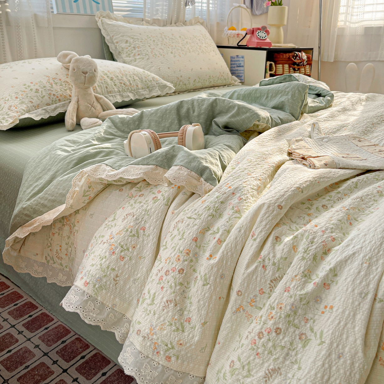 91家纺网 家纺一手货源 找家纺 优承佳生活馆 2026新款超柔高克重泡芙纱蝴蝶结全棉花边夏被套件单夏被 满满