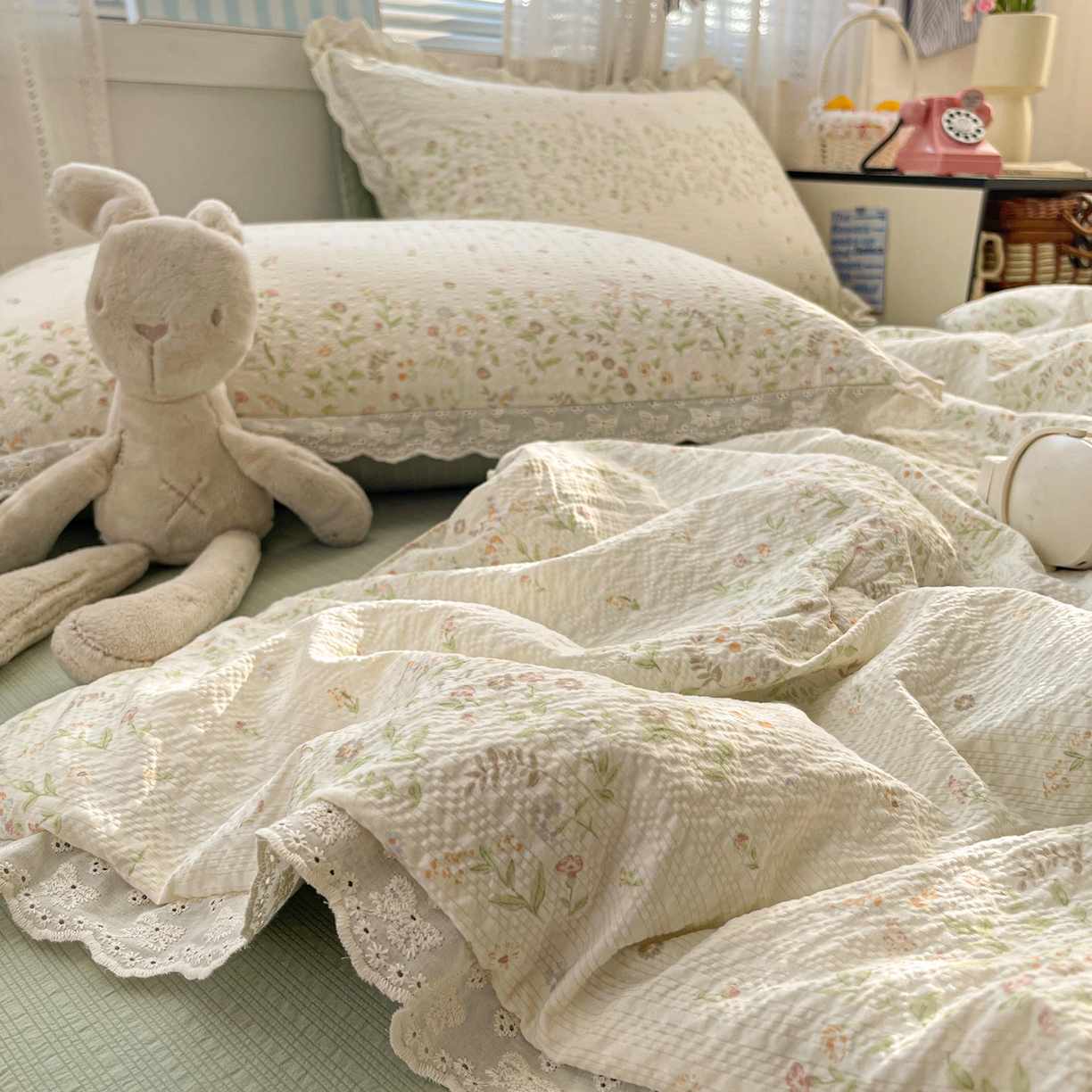 91家纺网 家纺一手货源 找家纺 优承佳生活馆 2026新款超柔高克重泡芙纱蝴蝶结全棉花边夏被套件单夏被 满满