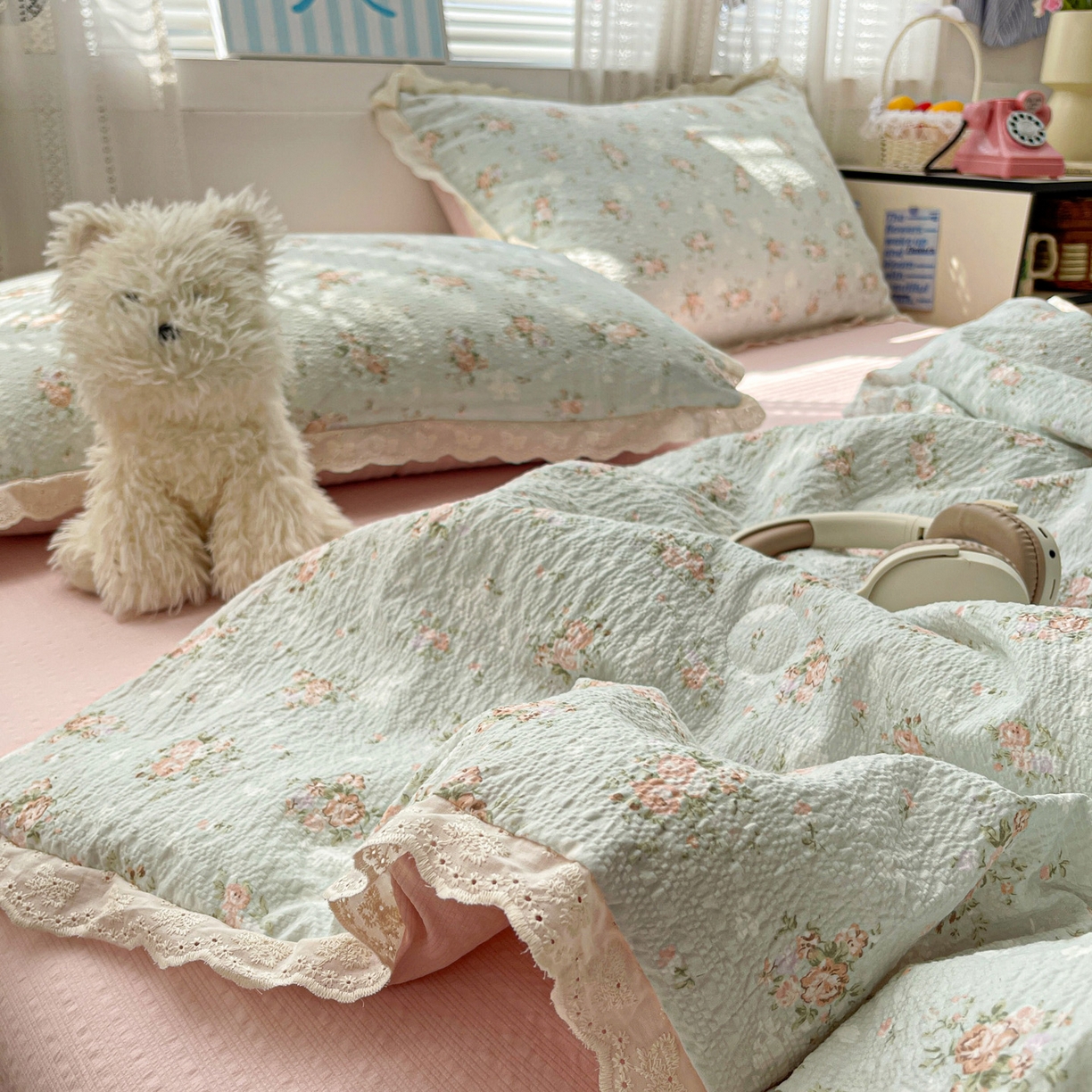 91家纺网 家纺一手货源 找家纺 优承佳生活馆 2026新款超柔高克重泡芙纱蝴蝶结全棉花边夏被套件单夏被 七里香