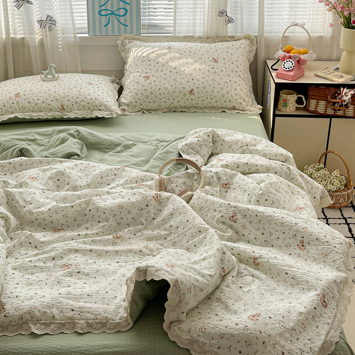 91家纺网 家纺一手货源 找家纺 优承佳生活馆 2026新款超柔高克重泡芙纱蝴蝶结全棉花边夏被套件单夏被 浅陌