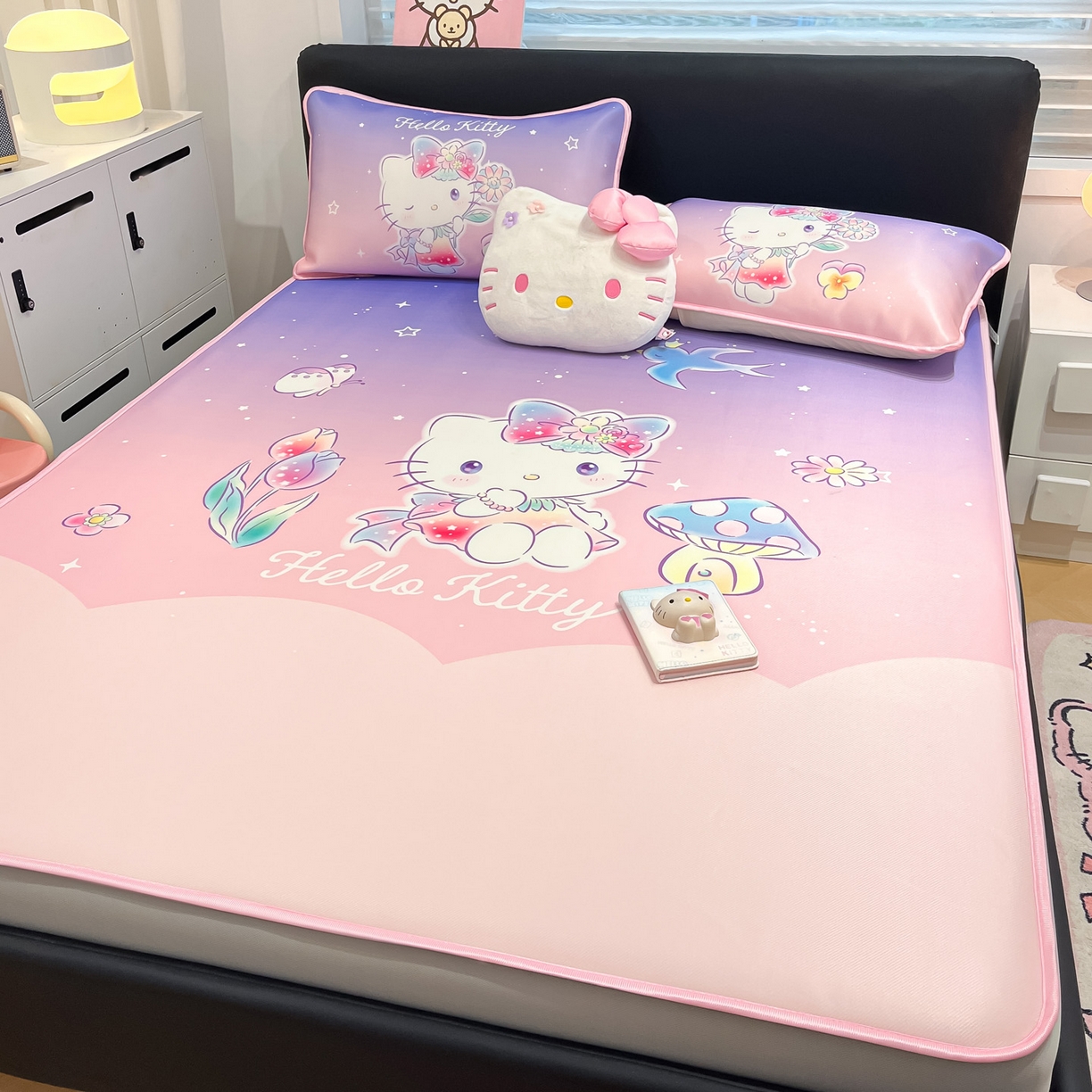 91家纺网 家纺一手货源 找家纺 暮思家居 2026新款正版授权A类大版数码印花三丽鸥1200D冰丝凉席可组合仿锦氨夏被 床笠款-梦幻KT