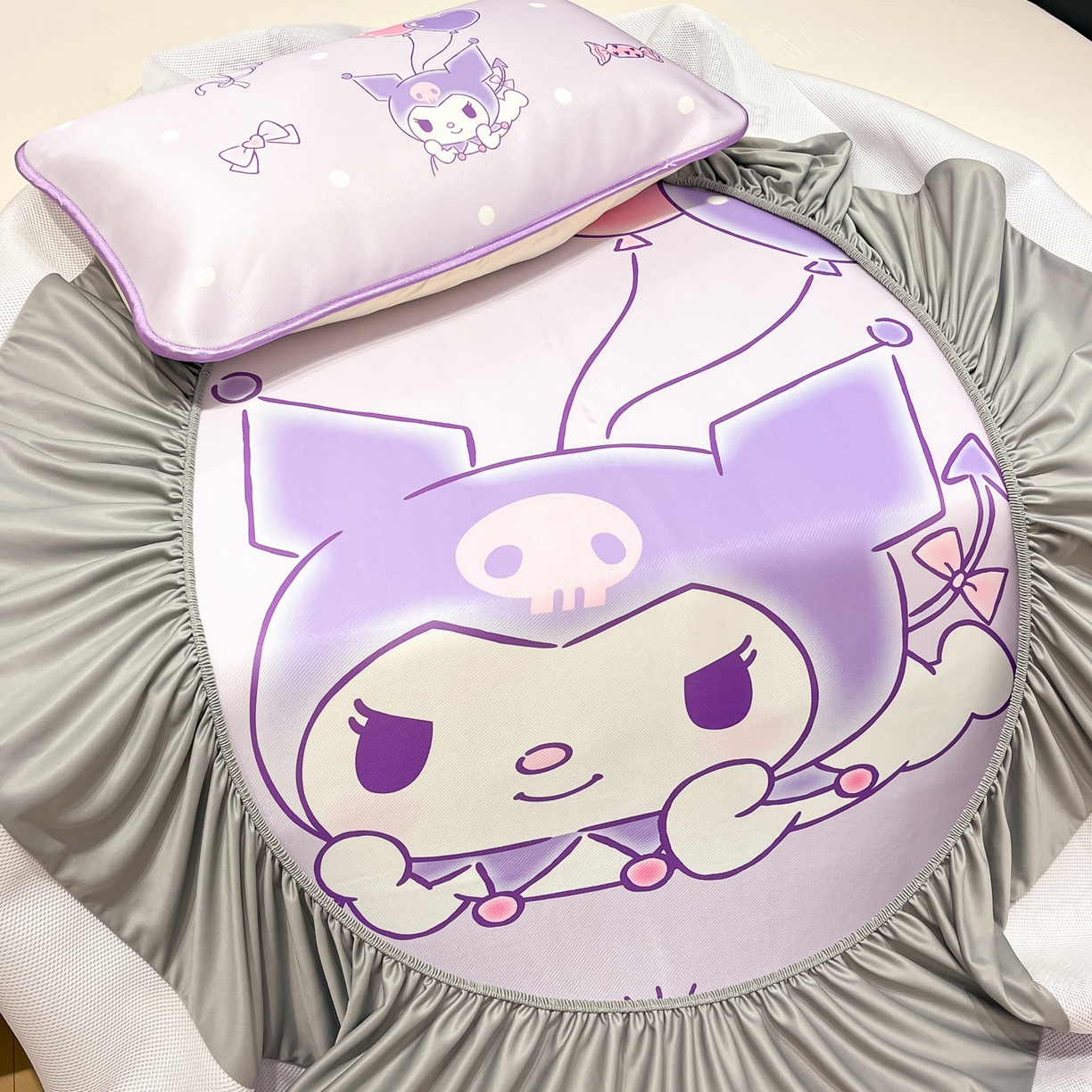 91家纺网 家纺一手货源 找家纺 暮思家居 2026新款正版授权A类大版数码印花三丽鸥1200D冰丝凉席可组合仿锦氨夏被 床笠款-梦想库洛米